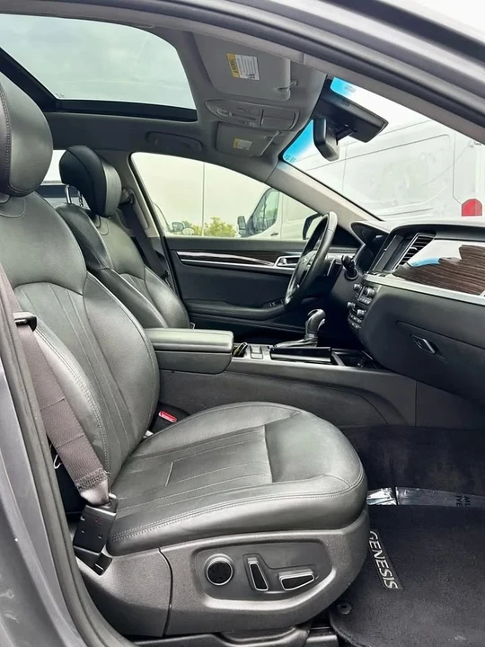 2016 Hyundai Genesis - Image 7 of 20