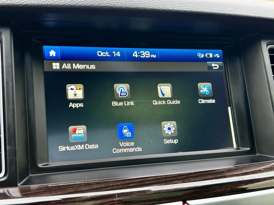 2016 Hyundai Genesis - Image 13 of 20