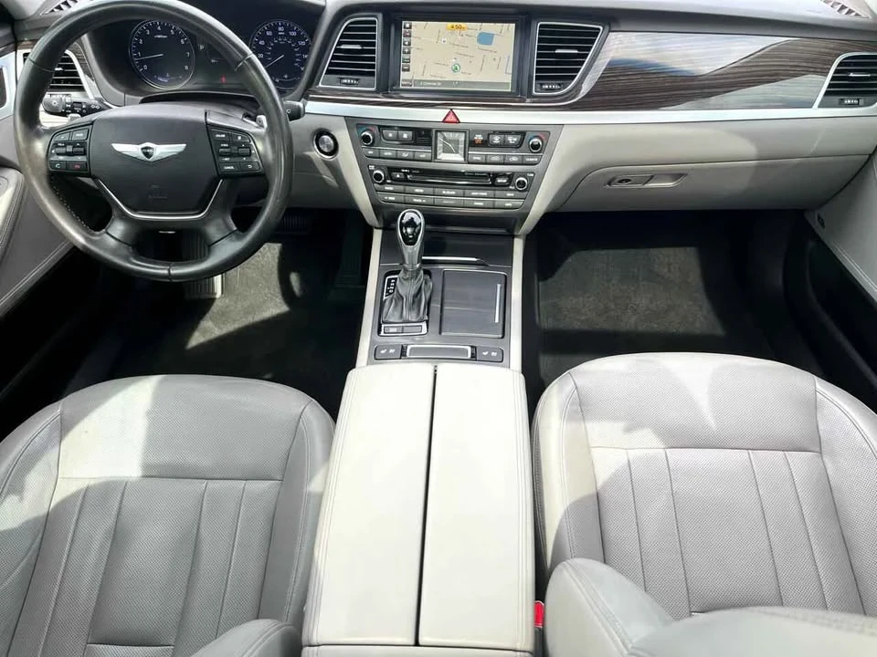2016 Hyundai Genesis - Image 13 of 19