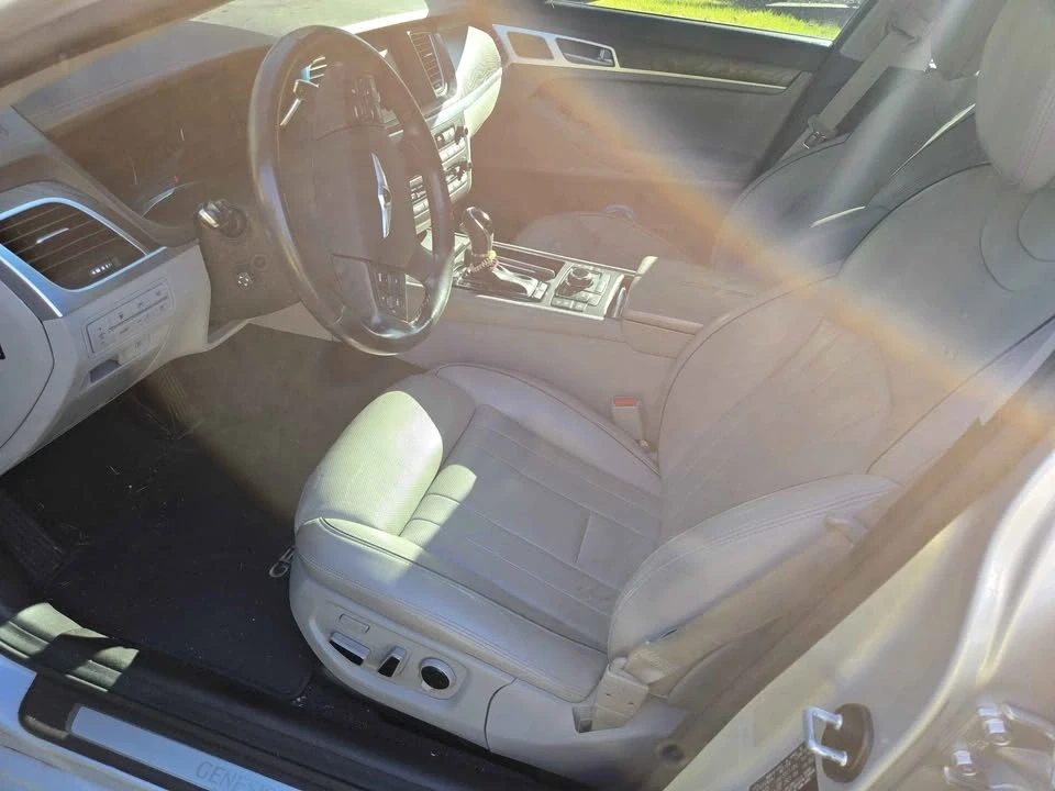 2016 Hyundai Genesis - Image 13 of 17