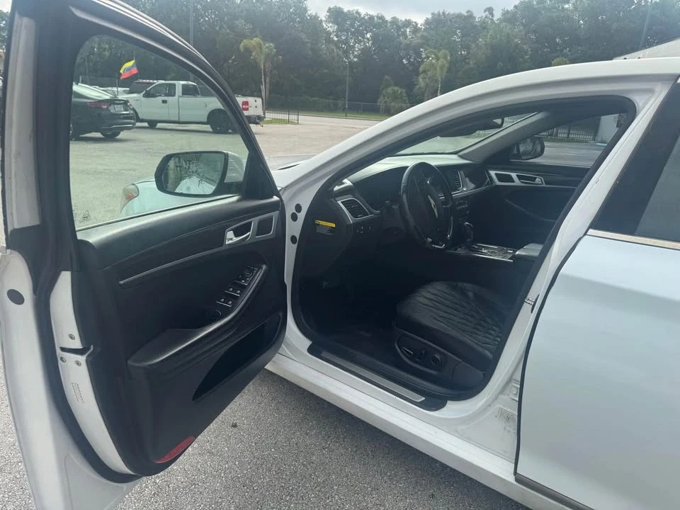 2016 Hyundai Genesis - Image 4 of 12