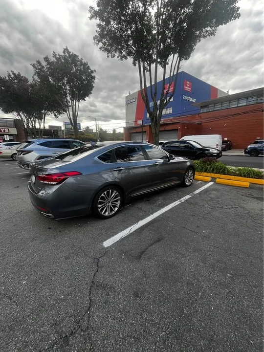 2016 Hyundai Genesis - Image 4 of 9