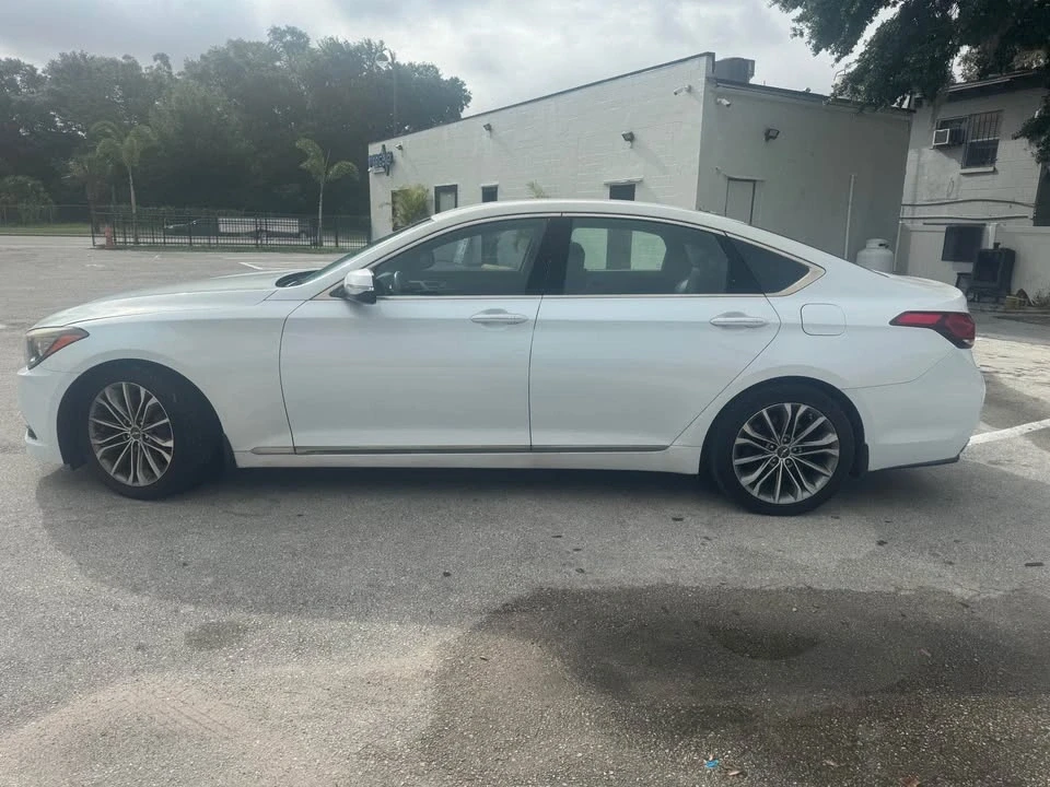 2016 Hyundai Genesis - Image 9 of 12