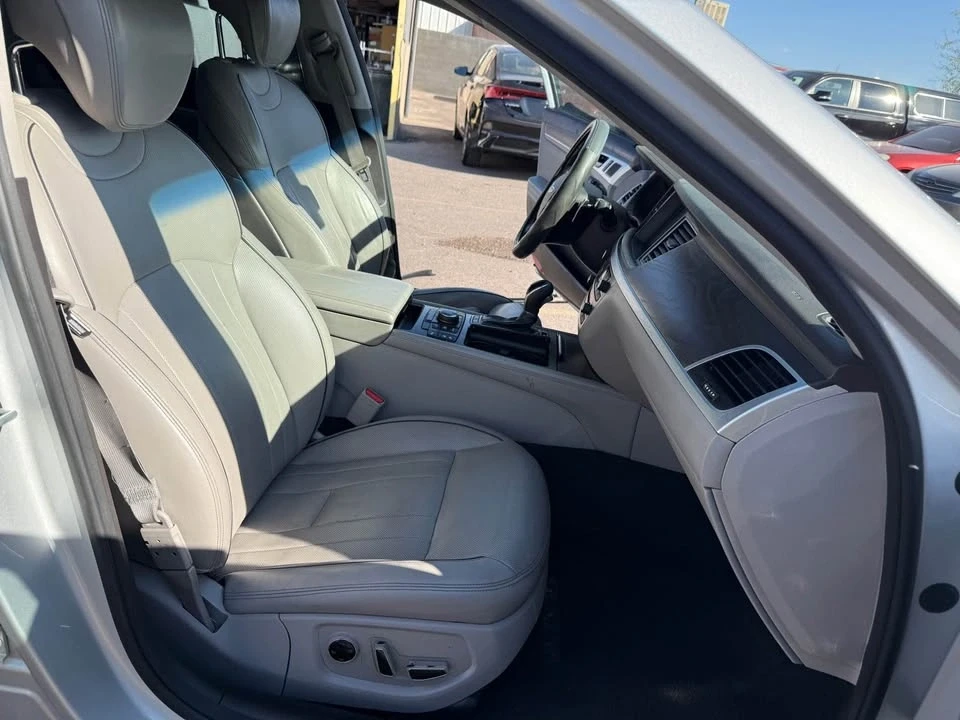 2016 Hyundai Genesis - Image 18 of 19