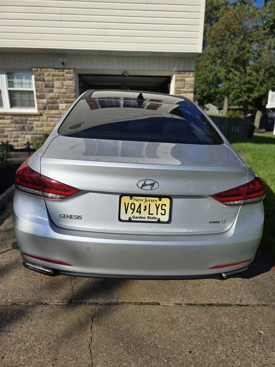 2016 Hyundai Genesis - Image 3 of 17