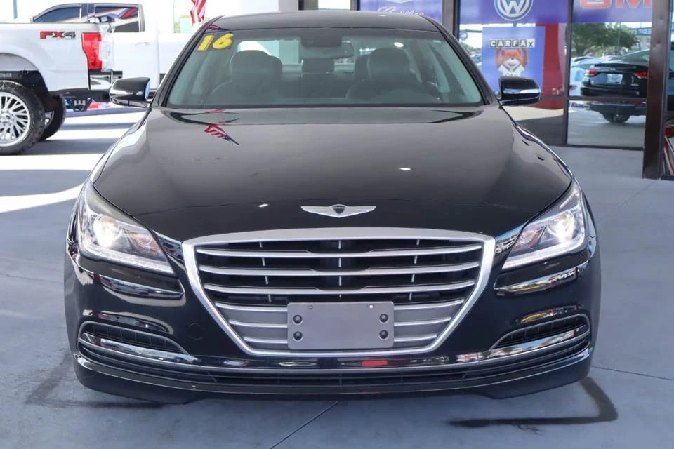 2016 Hyundai Genesis - Image 8 of 18