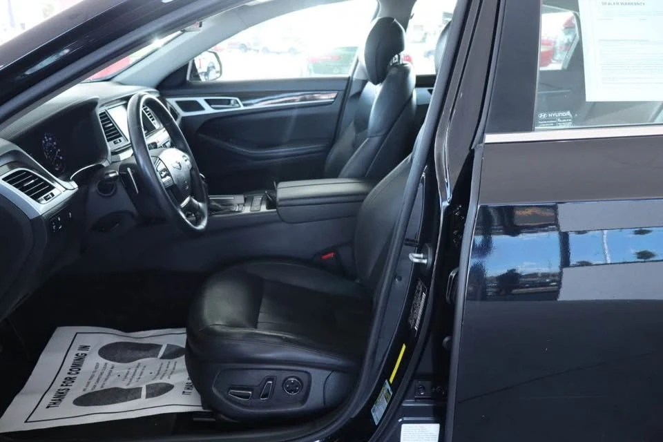 2016 Hyundai Genesis - Image 10 of 18
