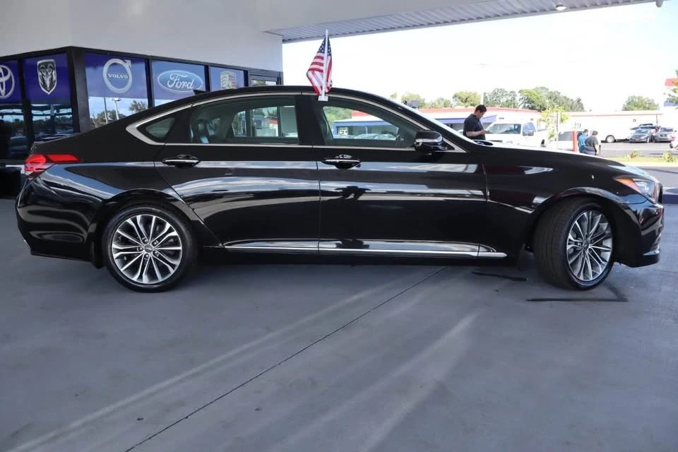 2016 Hyundai Genesis - Image 4 of 18