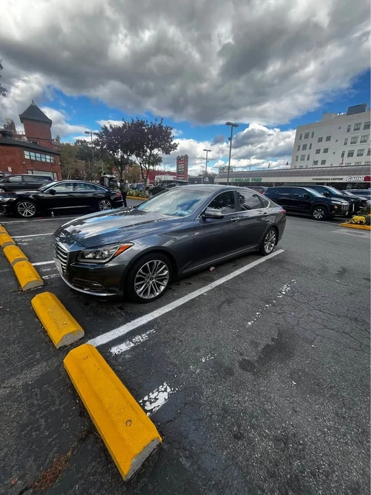 2016 Hyundai Genesis - Image 2 of 9