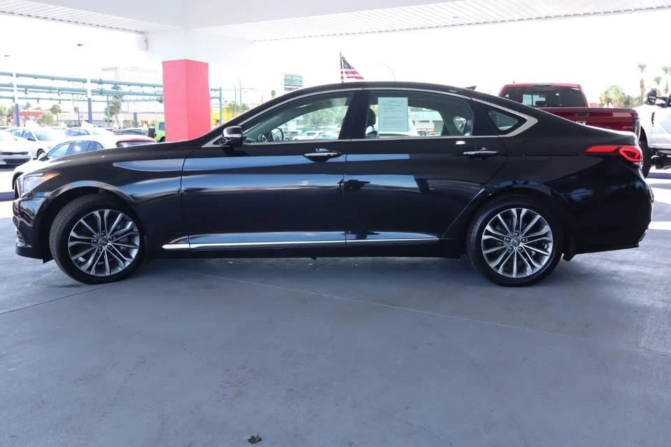 2016 Hyundai Genesis - Image 7 of 18