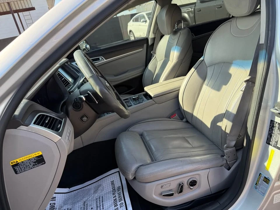 2016 Hyundai Genesis - Image 10 of 19