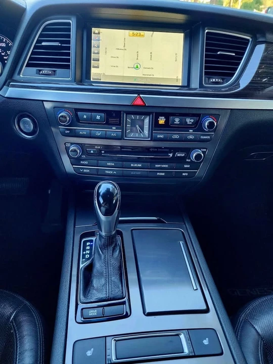 2016 Hyundai Genesis - Image 15 of 15