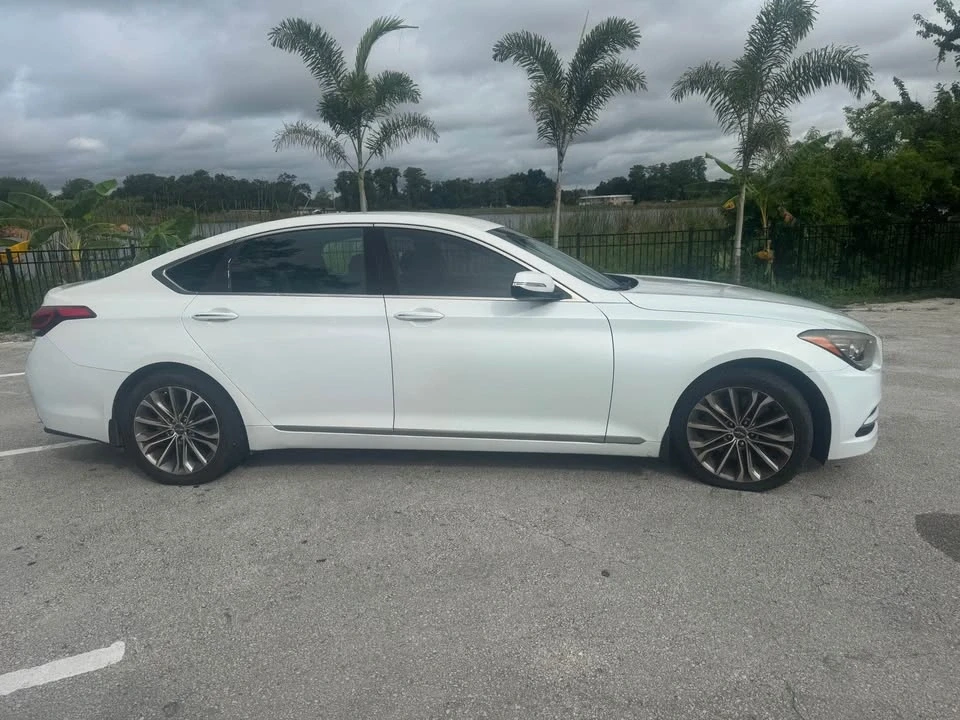 2016 Hyundai Genesis - Image 2 of 12