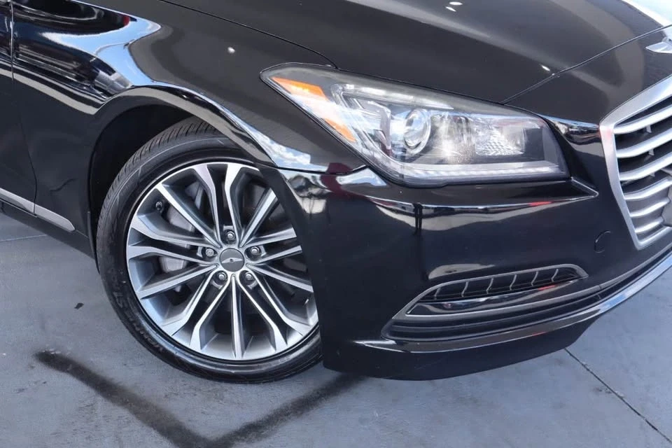 2016 Hyundai Genesis - Image 2 of 18