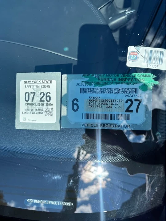 2016 Hyundai Genesis - Image 7 of 9