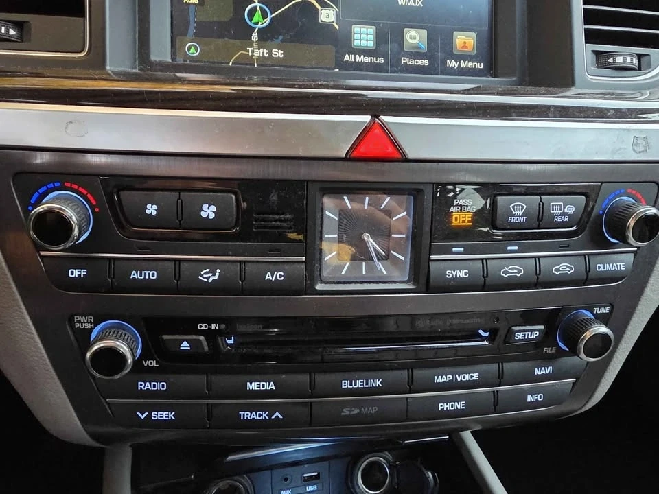 2016 Hyundai Genesis - Image 7 of 7