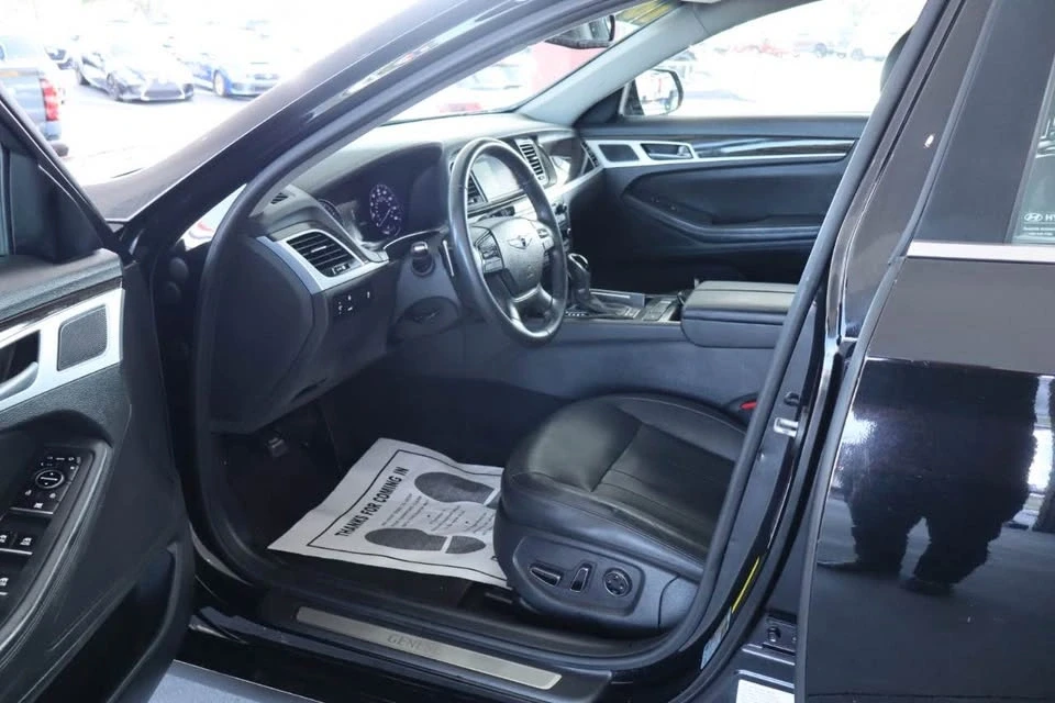 2016 Hyundai Genesis - Image 9 of 18