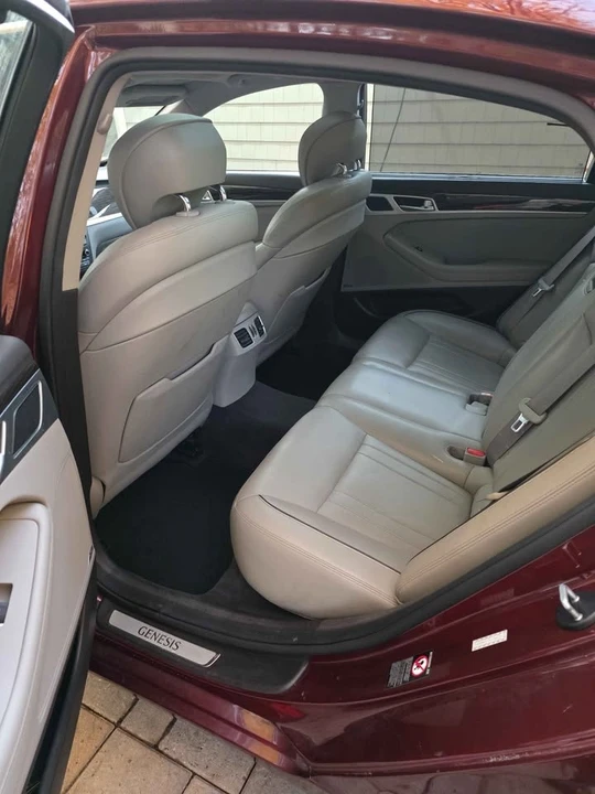 2016 Hyundai Genesis - Image 4 of 7
