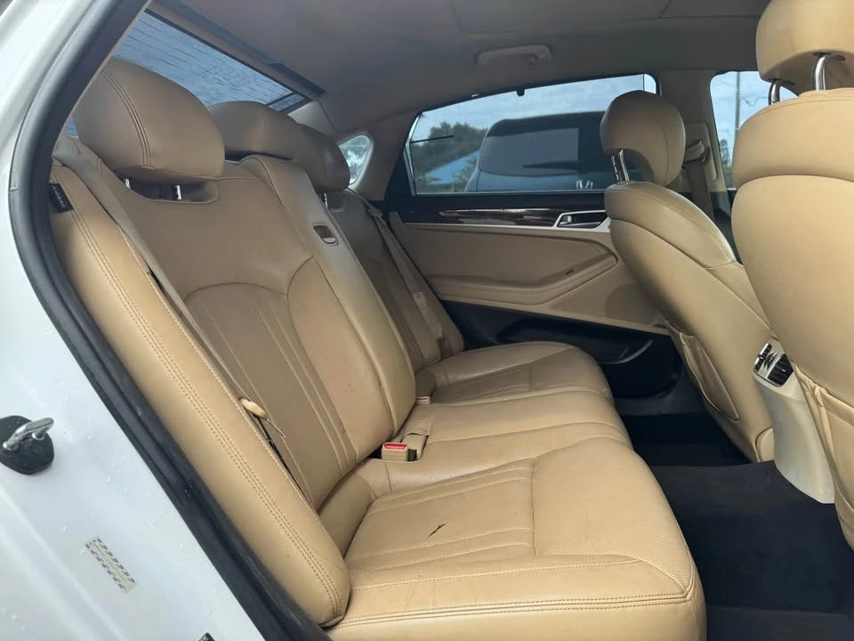 2016 Hyundai Genesis - Image 14 of 18