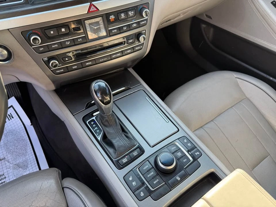 2016 Hyundai Genesis - Image 14 of 19