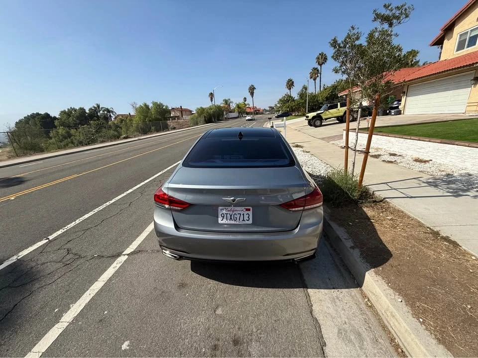 2016 Hyundai Genesis - Image 2 of 2