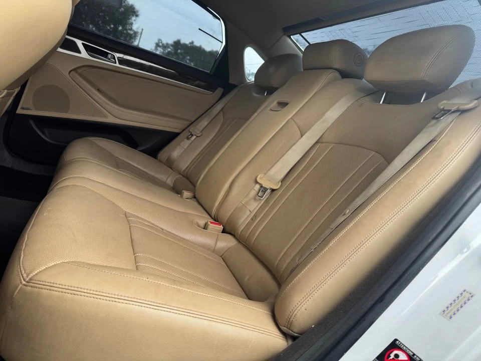 2016 Hyundai Genesis - Image 13 of 18