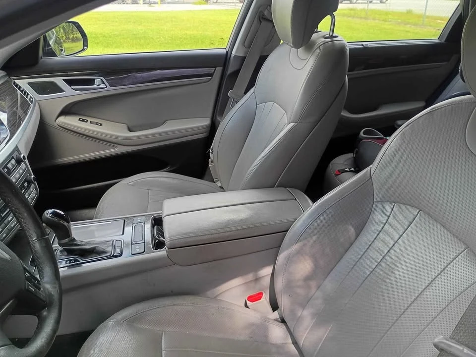 2016 Hyundai Genesis - Image 6 of 10