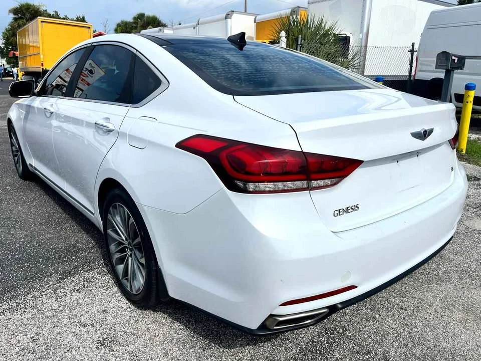 2016 Hyundai Genesis - Image 5 of 15