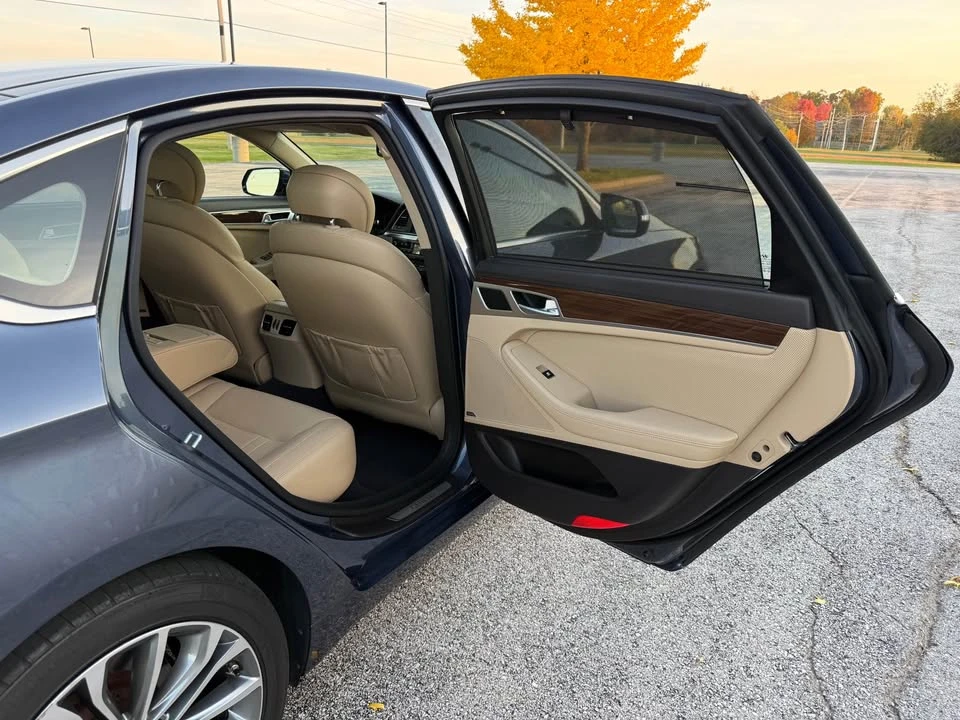 2016 Hyundai Genesis - Image 10 of 19