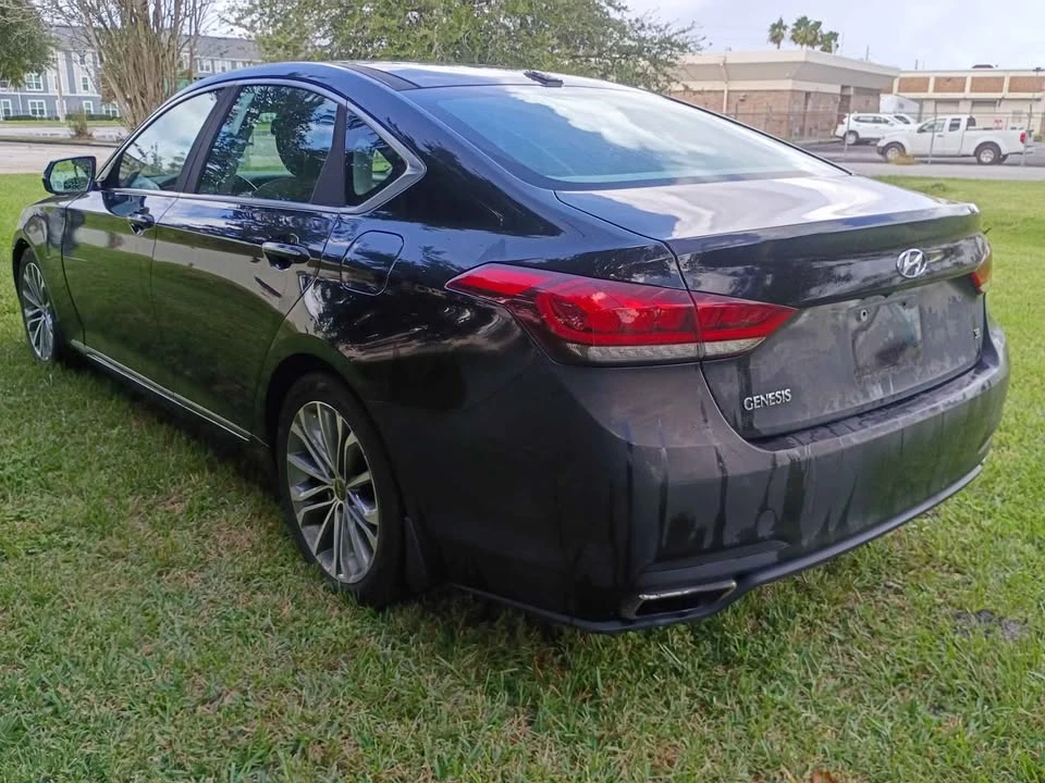 2016 Hyundai Genesis - Image 5 of 10