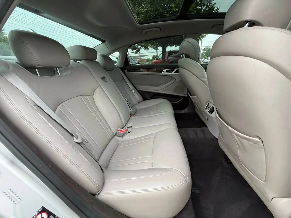 2016 Hyundai Genesis - Image 11 of 13