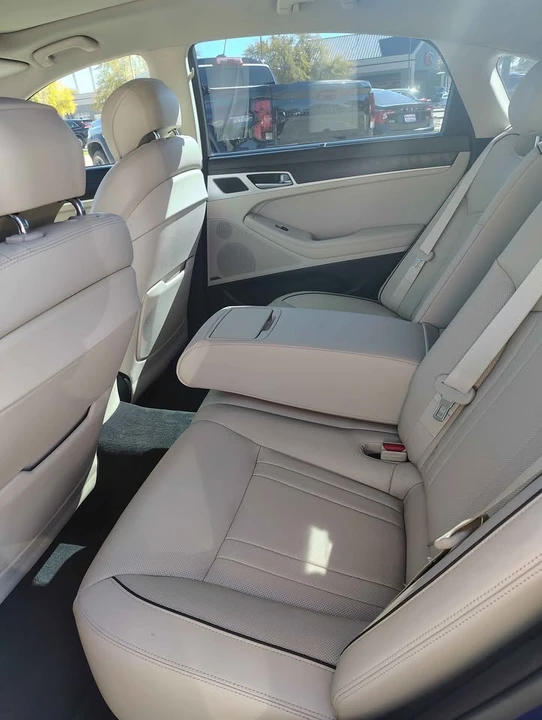 2016 Hyundai Genesis - Image 7 of 9