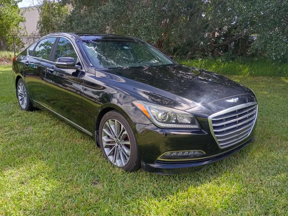2016 Hyundai Genesis - Image 2 of 10
