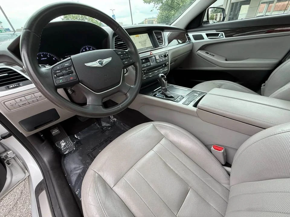 2016 Hyundai Genesis - Image 8 of 13