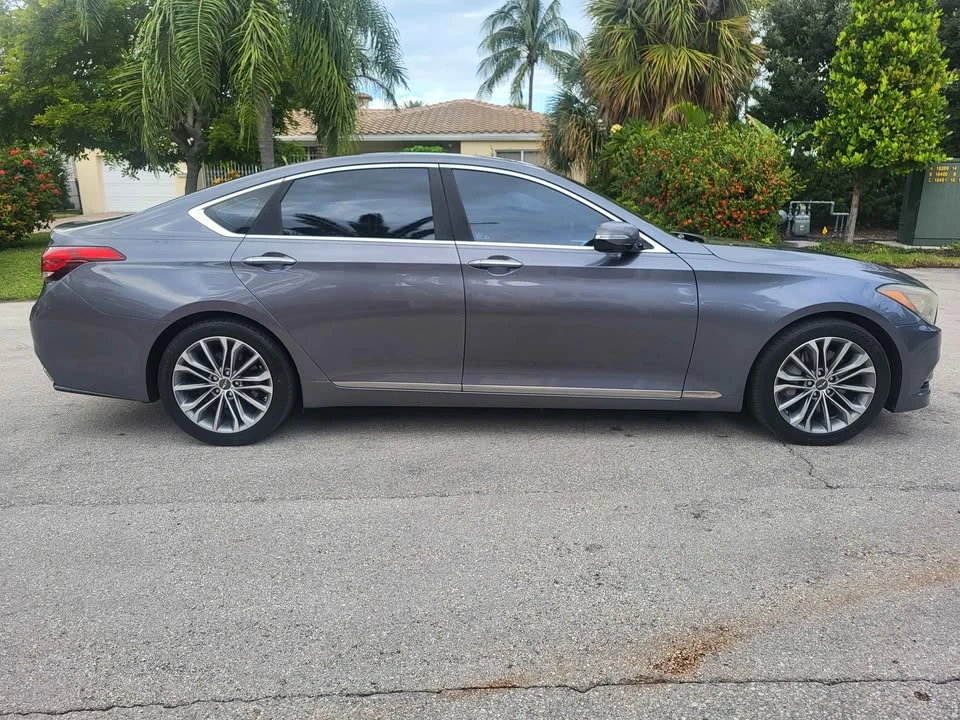 2016 Hyundai Genesis - Image 2 of 11