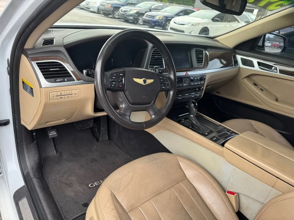 2016 Hyundai Genesis - Image 11 of 18