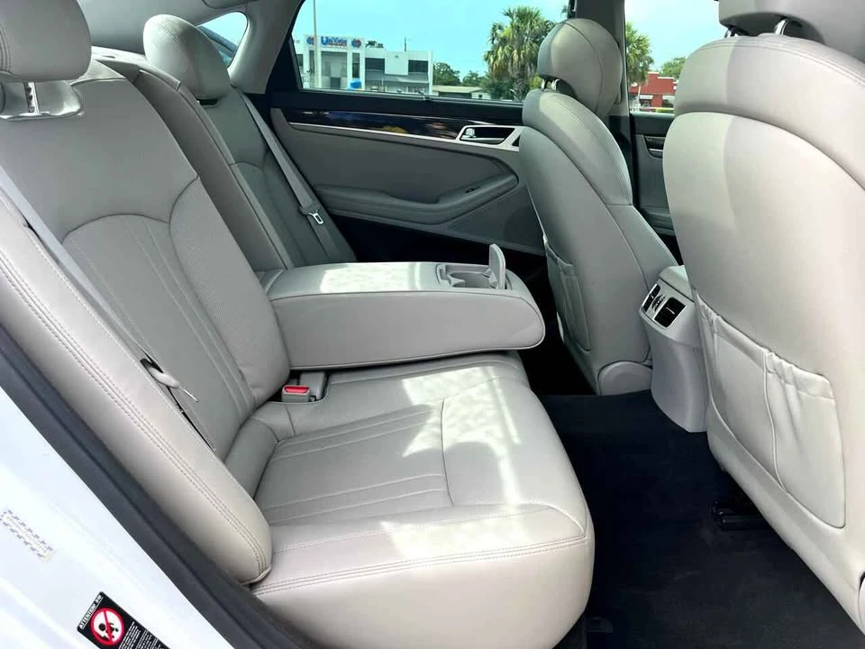 2016 Hyundai Genesis - Image 13 of 15