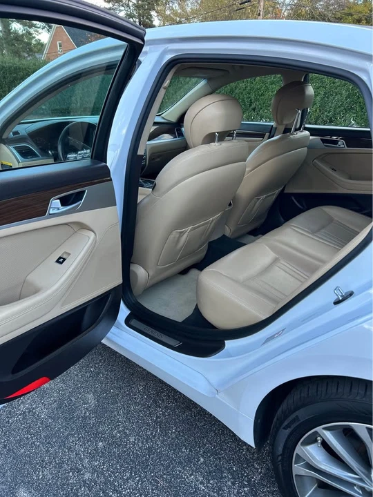 2016 Hyundai Genesis - Image 3 of 12