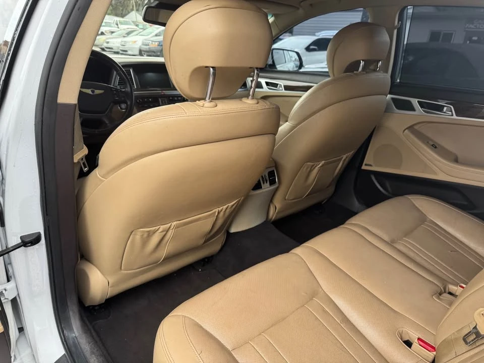 2016 Hyundai Genesis - Image 16 of 18