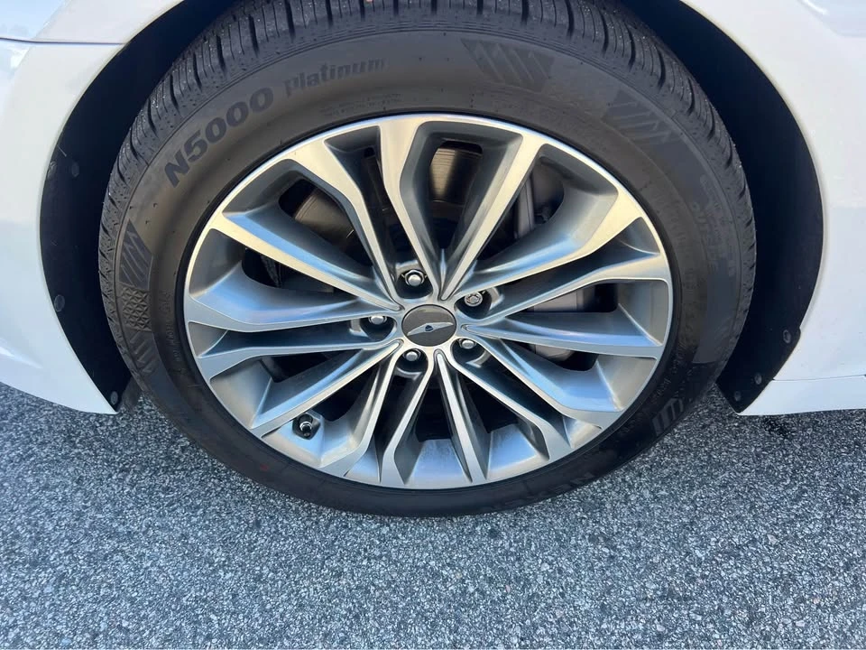 2016 Hyundai Genesis - Image 17 of 17