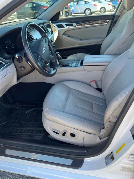 2016 Hyundai Genesis - Image 8 of 17