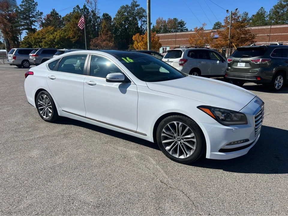 2016 Hyundai Genesis - Image 7 of 17