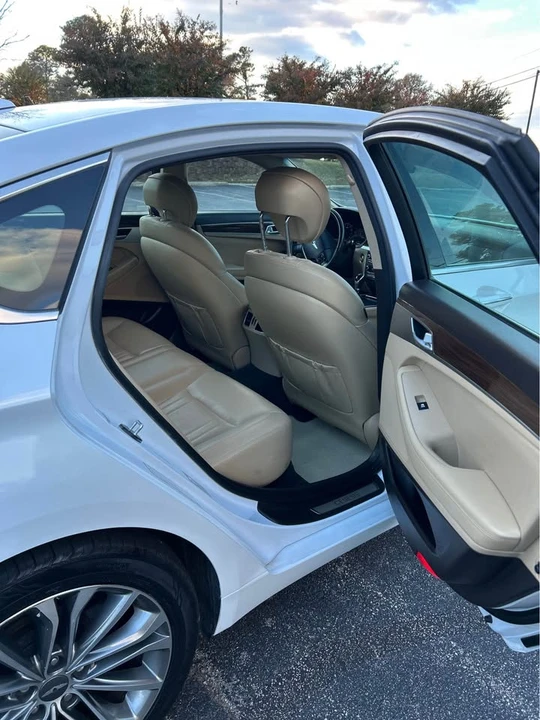 2016 Hyundai Genesis - Image 7 of 12