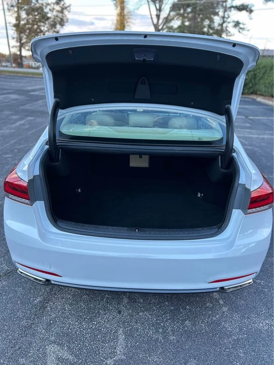 2016 Hyundai Genesis - Image 5 of 12