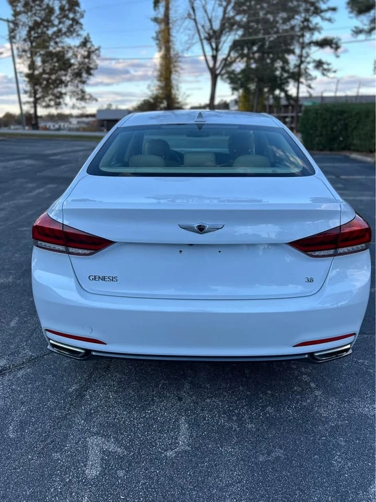 2016 Hyundai Genesis - Image 4 of 12