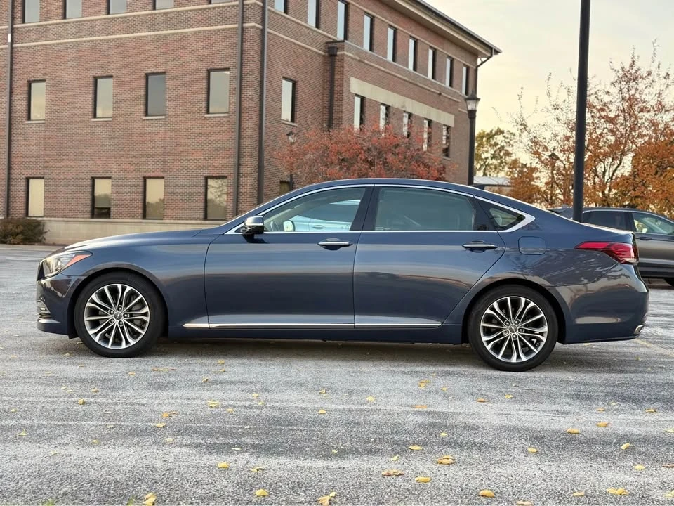 2016 Hyundai Genesis - Image 9 of 19