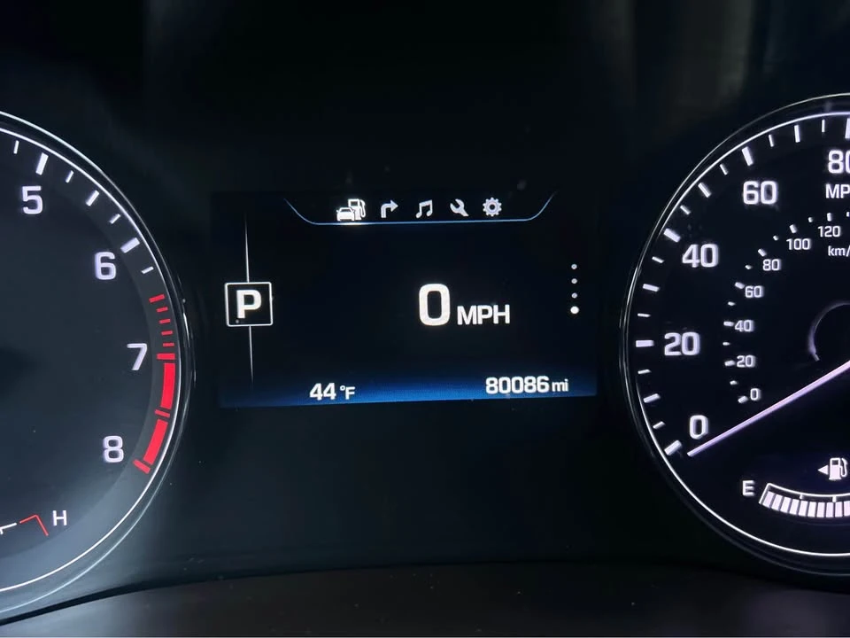2016 Hyundai Genesis - Image 12 of 12