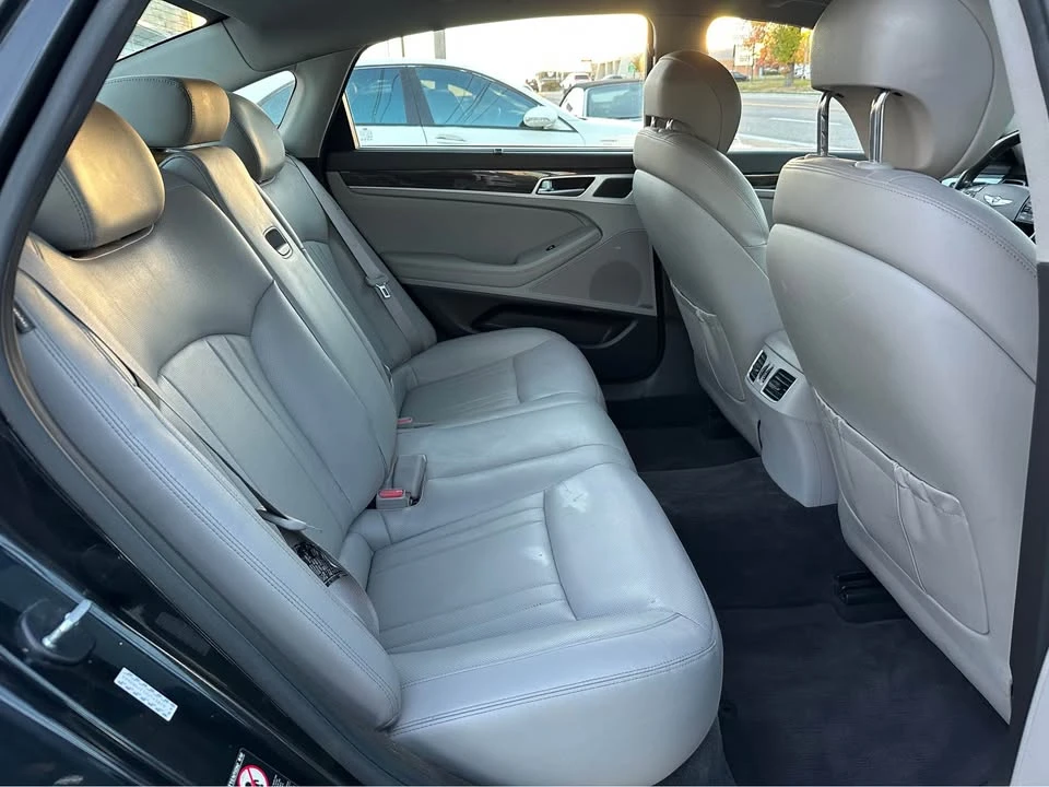 2016 Hyundai Genesis - Image 10 of 19