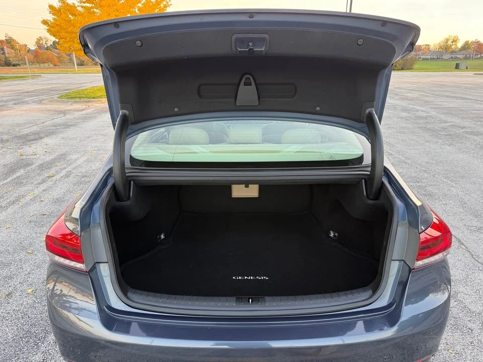 2016 Hyundai Genesis - Image 7 of 19