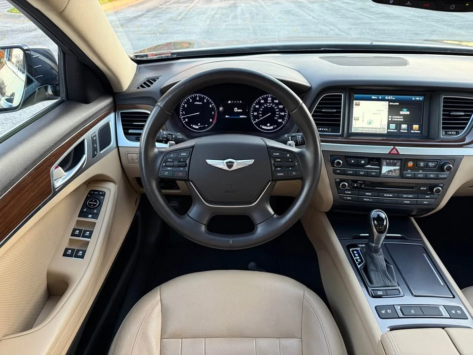 2016 Hyundai Genesis - Image 17 of 19